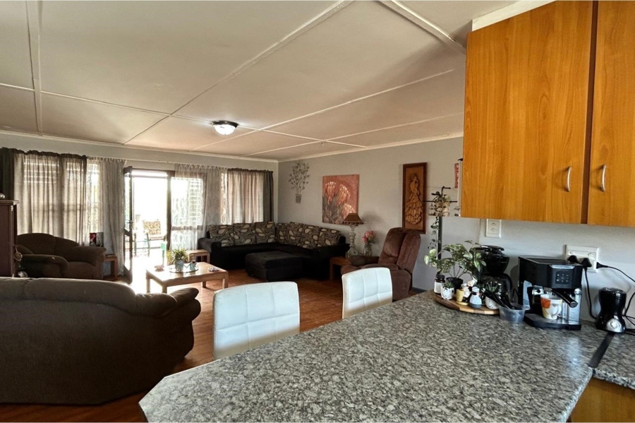 3 Bedroom Property for Sale in Sunrise On Sea Eastern Cape